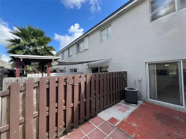 $2,550 | 110 Southwest 109th Avenue, Unit 15, Sweetwater, FL 33174