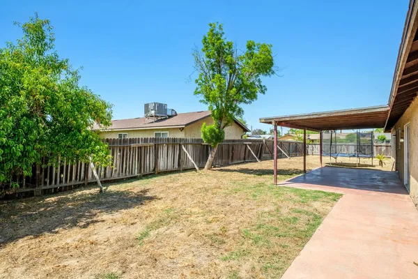 $385,000 | 991 7th Ave Drive, Kingsburg, CA 93631