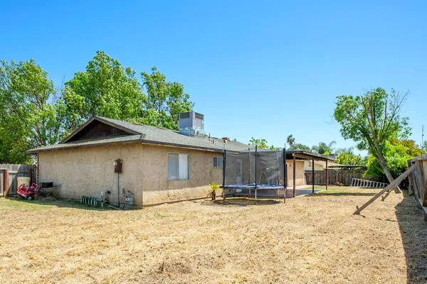 $385,000 | 991 7th Ave Drive, Kingsburg, CA 93631