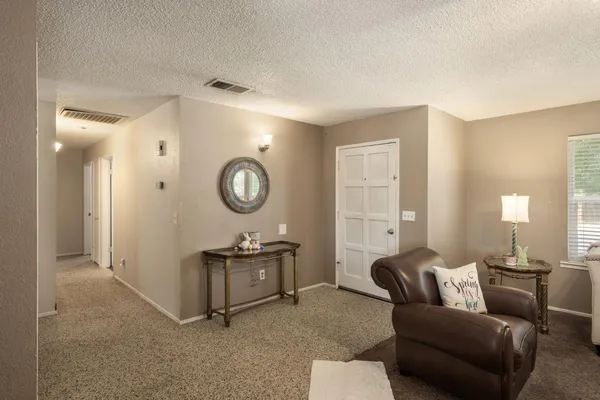$385,000 | 991 7th Ave Drive, Kingsburg, CA 93631