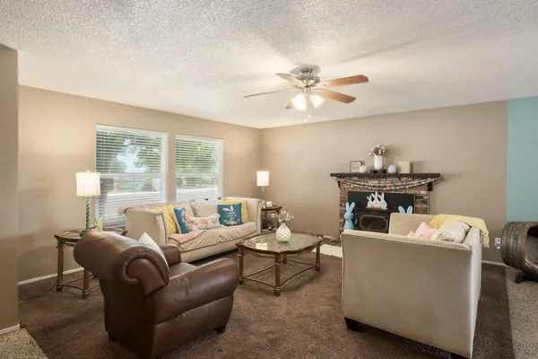 $385,000 | 991 7th Ave Drive, Kingsburg, CA 93631