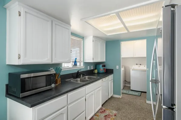 $385,000 | 991 7th Ave Drive, Kingsburg, CA 93631