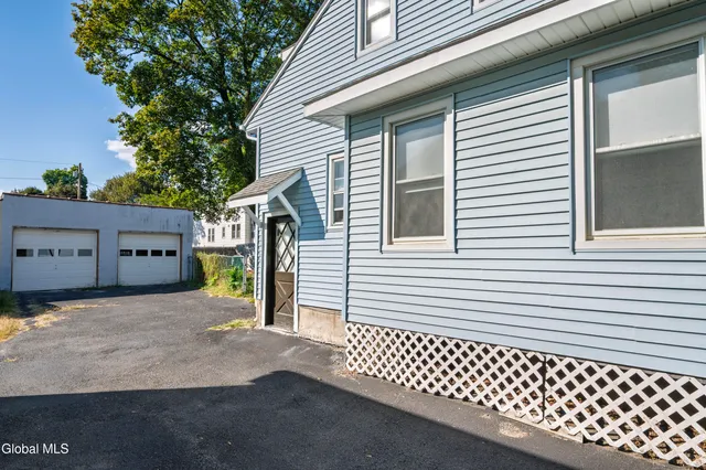 $285,000 | 1823 8th Street, Rensselaer, NY 12144