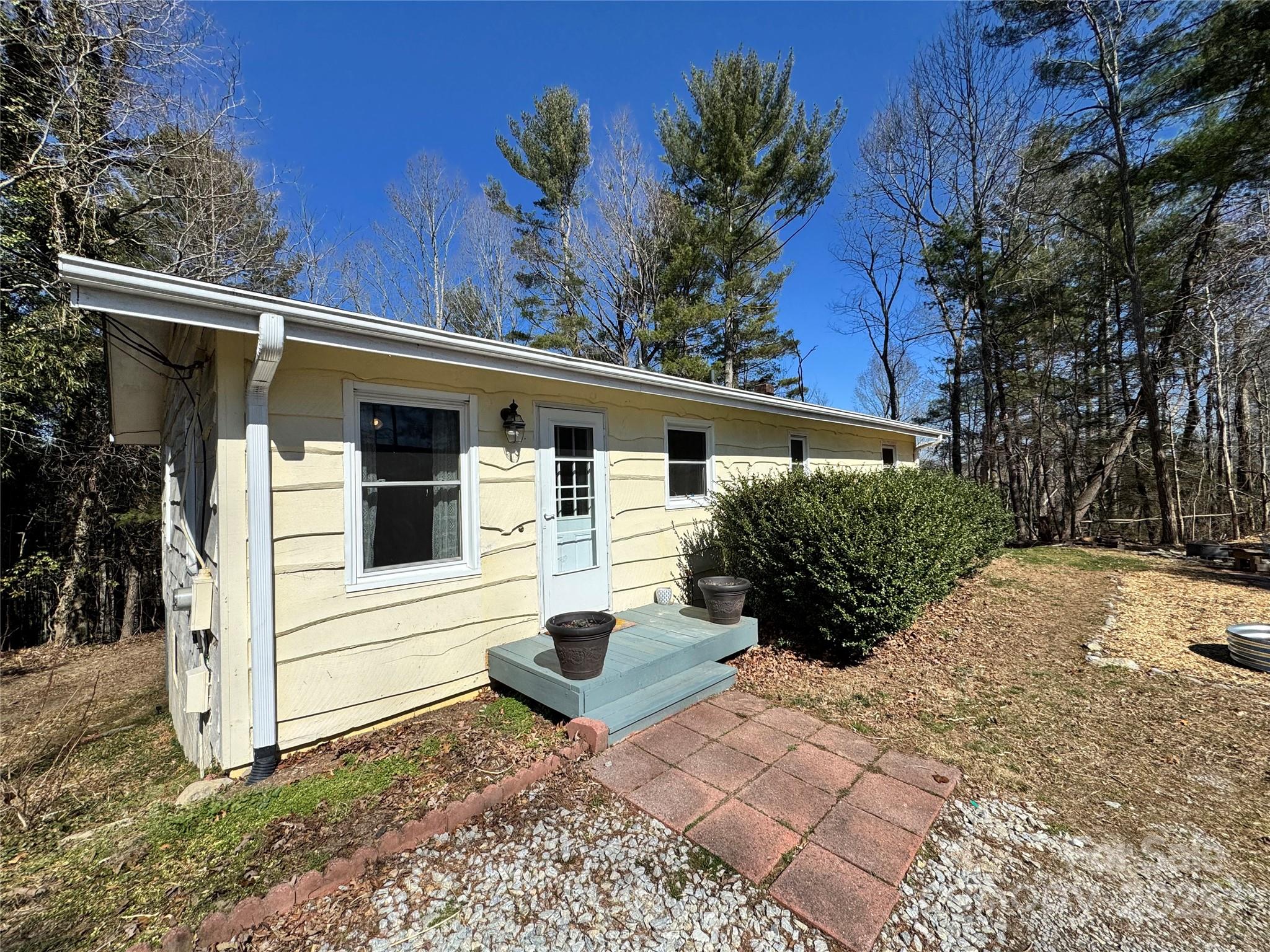 115 Elliot Ridge Lane Hendersonville, NC 28792 - Photo 1 of 23 Gallery Image 1