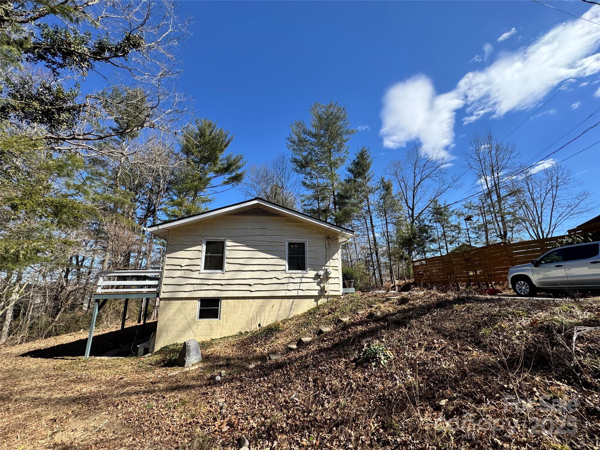 115 Elliot Ridge Lane Hendersonville, NC 28792 - Photo 4 of 23 Gallery Image 4