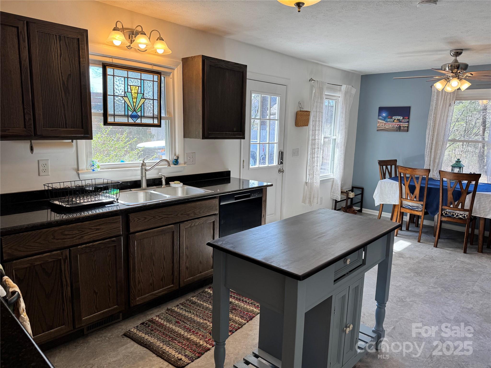 115 Elliot Ridge Lane Hendersonville, NC 28792 - Photo 8 of 23 Gallery Image 8