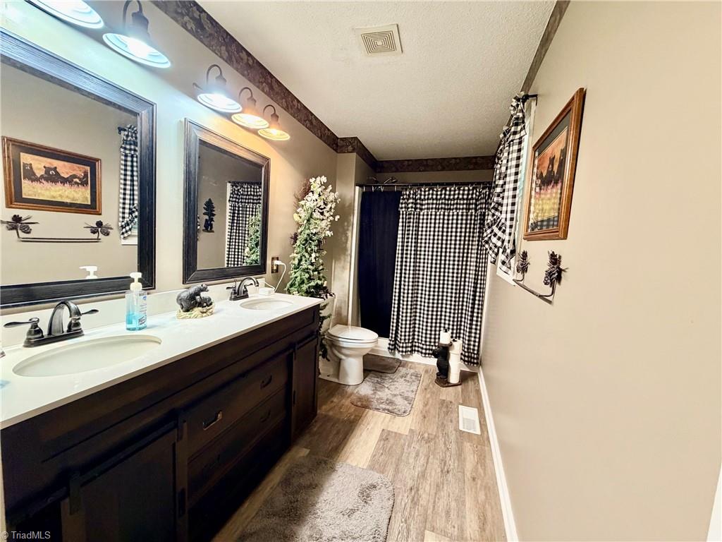 1920 Angell Road Mocksville, NC 27028 - Photo 26 of 30 en-suite