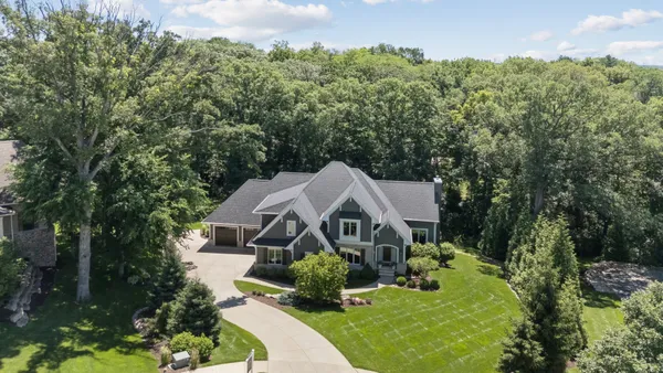 $1,599,900 | 4865 Woody Creek Circle, Bettendorf, IA 52722