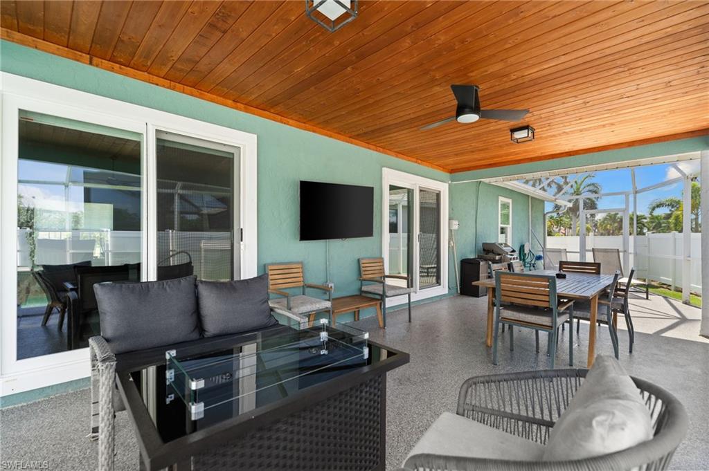 1513 Bermuda Road Marco Island, FL 34145 - Photo 33 of 49