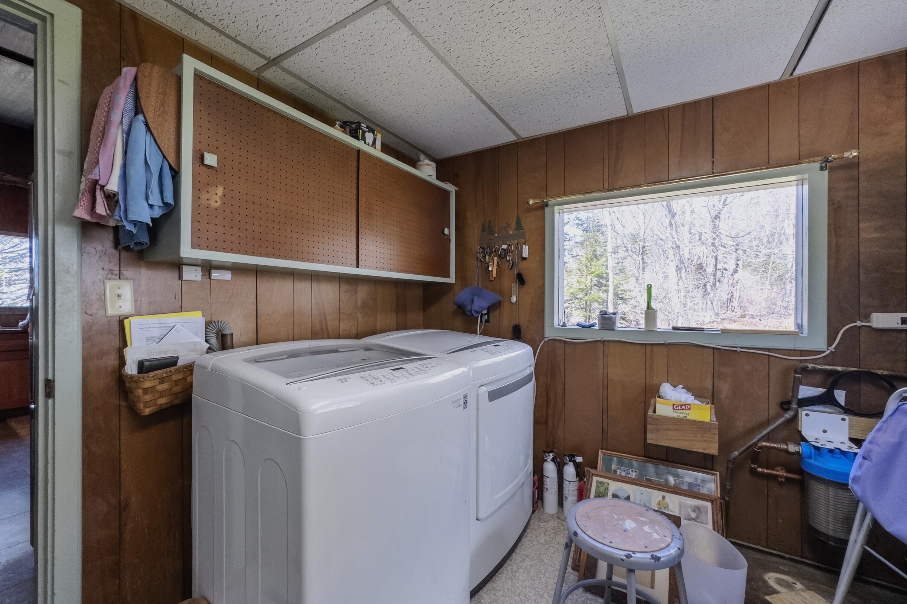 47 Teel Cove Road St. George, ME 04860 - Photo 31 of 44 Entry/Utility room