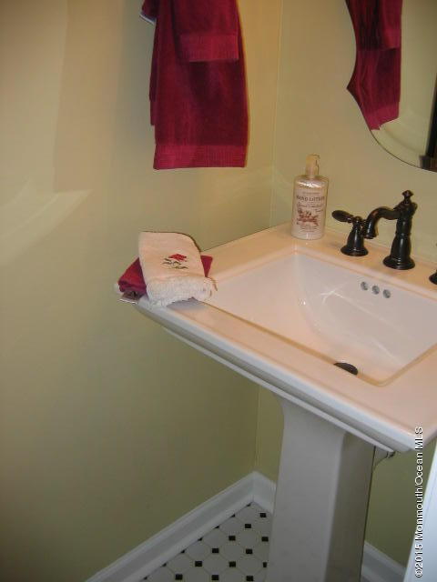 15 Remsen Drive Howell, NJ 07731 - Photo 13 of 19 Powder room