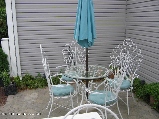 15 Remsen Drive Howell, NJ 07731 - Photo 17 of 19 additional eating area