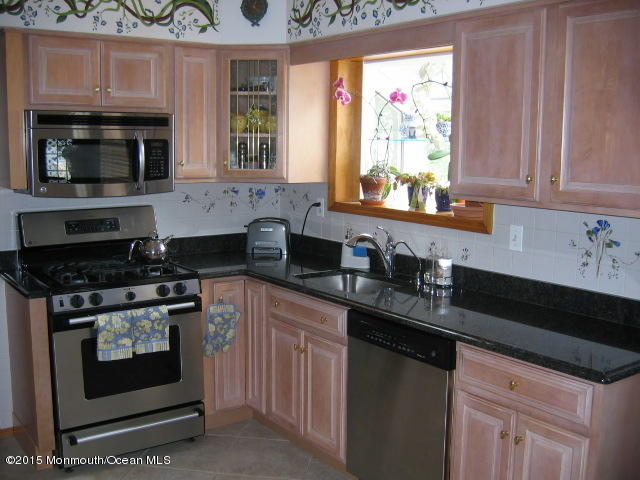 15 Remsen Drive Howell, NJ 07731 - Photo 4 of 19 Remodeled and granite