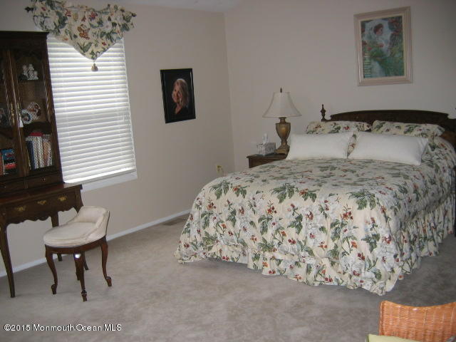 15 Remsen Drive Howell, NJ 07731 - Photo 9 of 19 Huge master bedroom with walk in