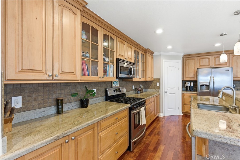 4357 Sunfield Avenue Long Beach, CA 90808 - Photo 10 of 34 So much counter space