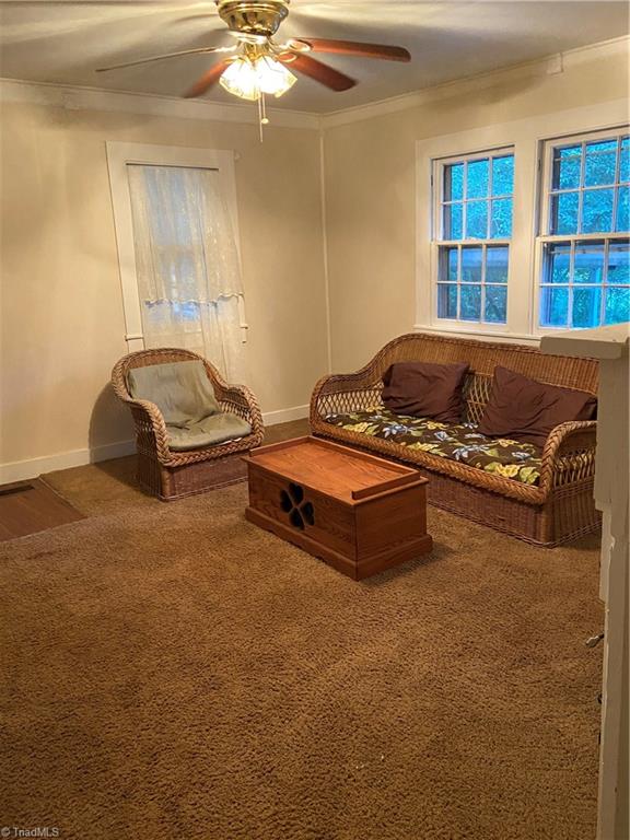 719 Arvil Hunt Road Lexington, NC 27295 - Photo 6 of 19 Living Room