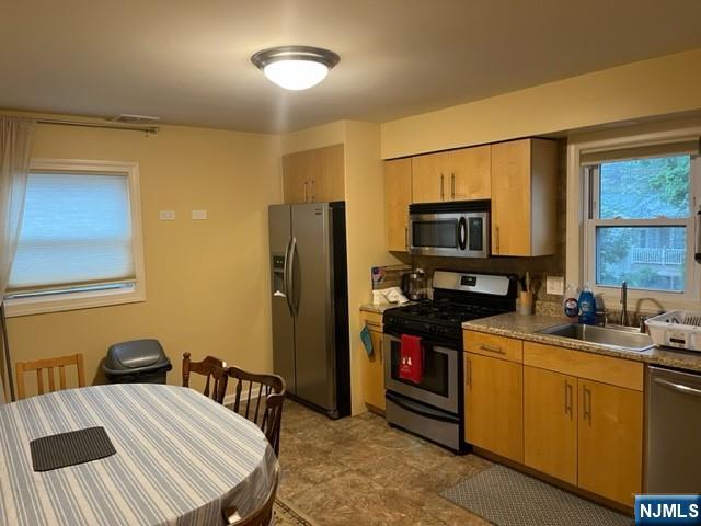 36 River Road Oakland, NJ 07436 - Photo 18 of 23 Gallery Image 18