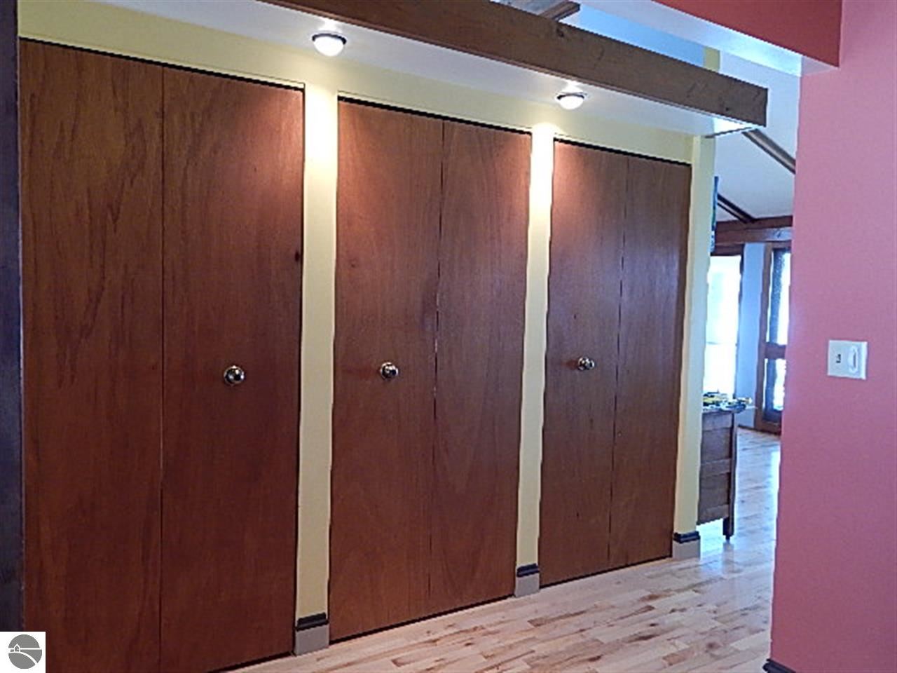 780 South Stony Point Road Suttons Bay, MI 49682 - Photo 17 of 47 1830995-16.JPG