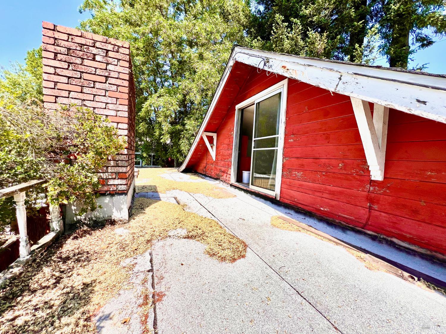 308 Coast Street Willits, CA 95490 - Photo 23 of 23 a view of roof deck with wooden fence and floor