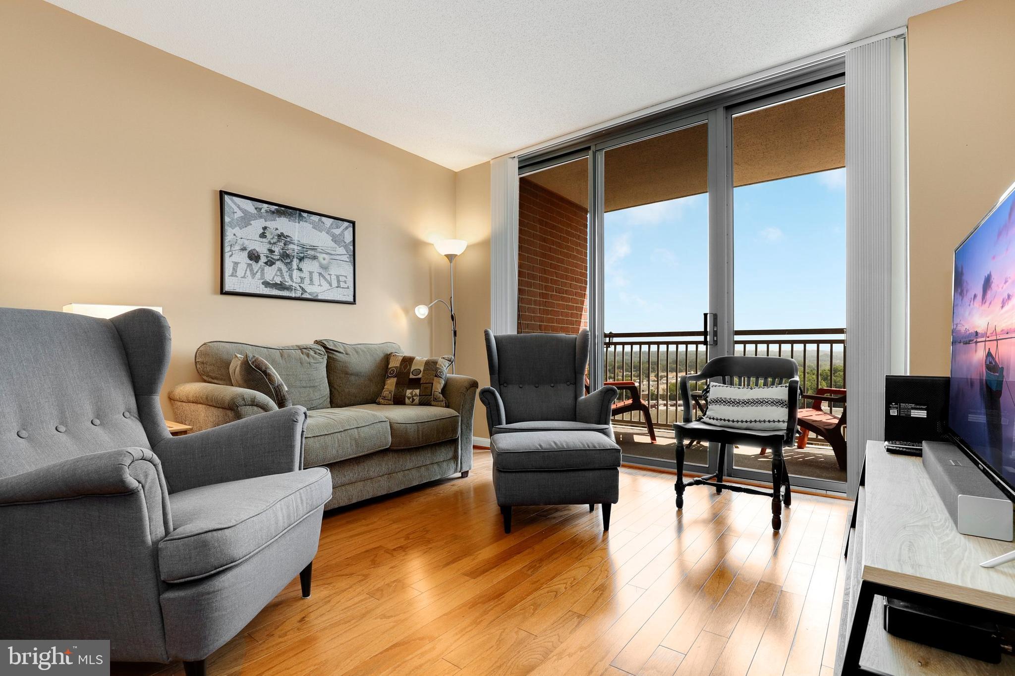 11710 Old Georgetown Road, Unit 1004 North Bethesda, MD 20852 - Photo 4 of 28
