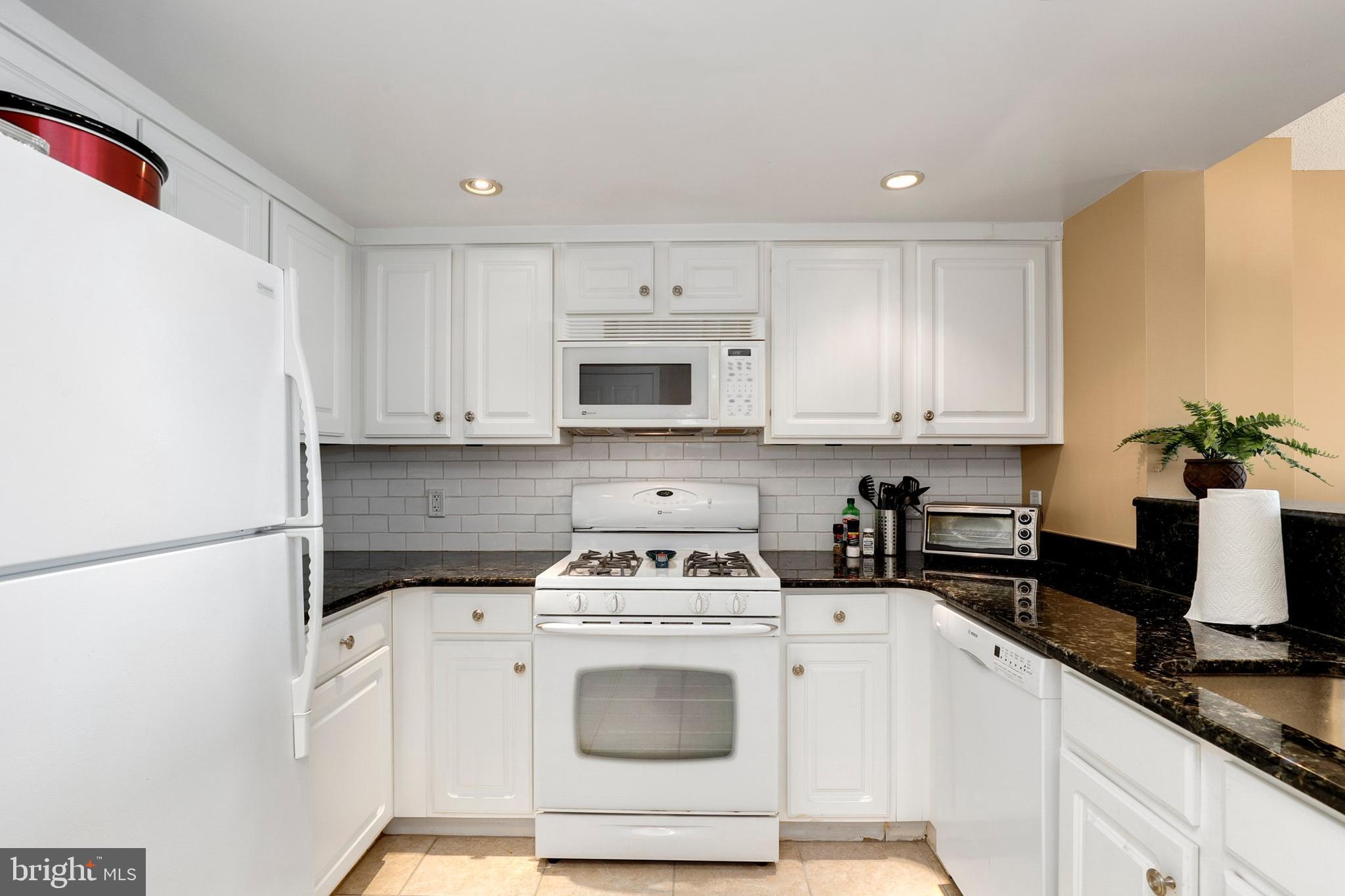 11710 Old Georgetown Road, Unit 1004 North Bethesda, MD 20852 - Photo 6 of 28
