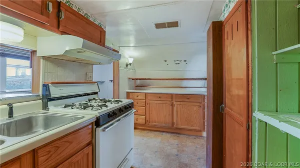 $134,900 | 30560 Pecan Drive, Edwards, MO 65326