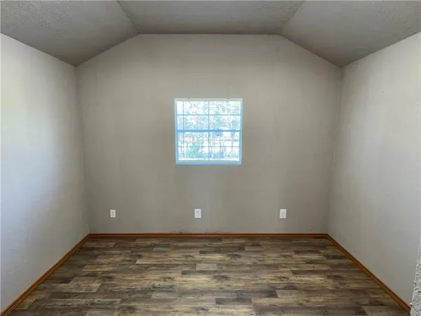 $114,995 | 400 South Mignonette Street, Kosse, TX 76653
