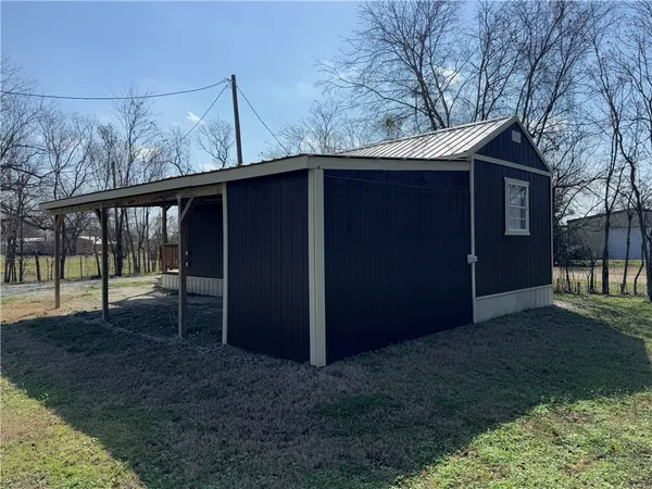$114,995 | 400 South Mignonette Street, Kosse, TX 76653