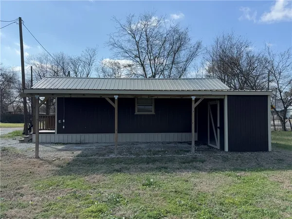 $114,995 | 400 South Mignonette Street, Kosse, TX 76653