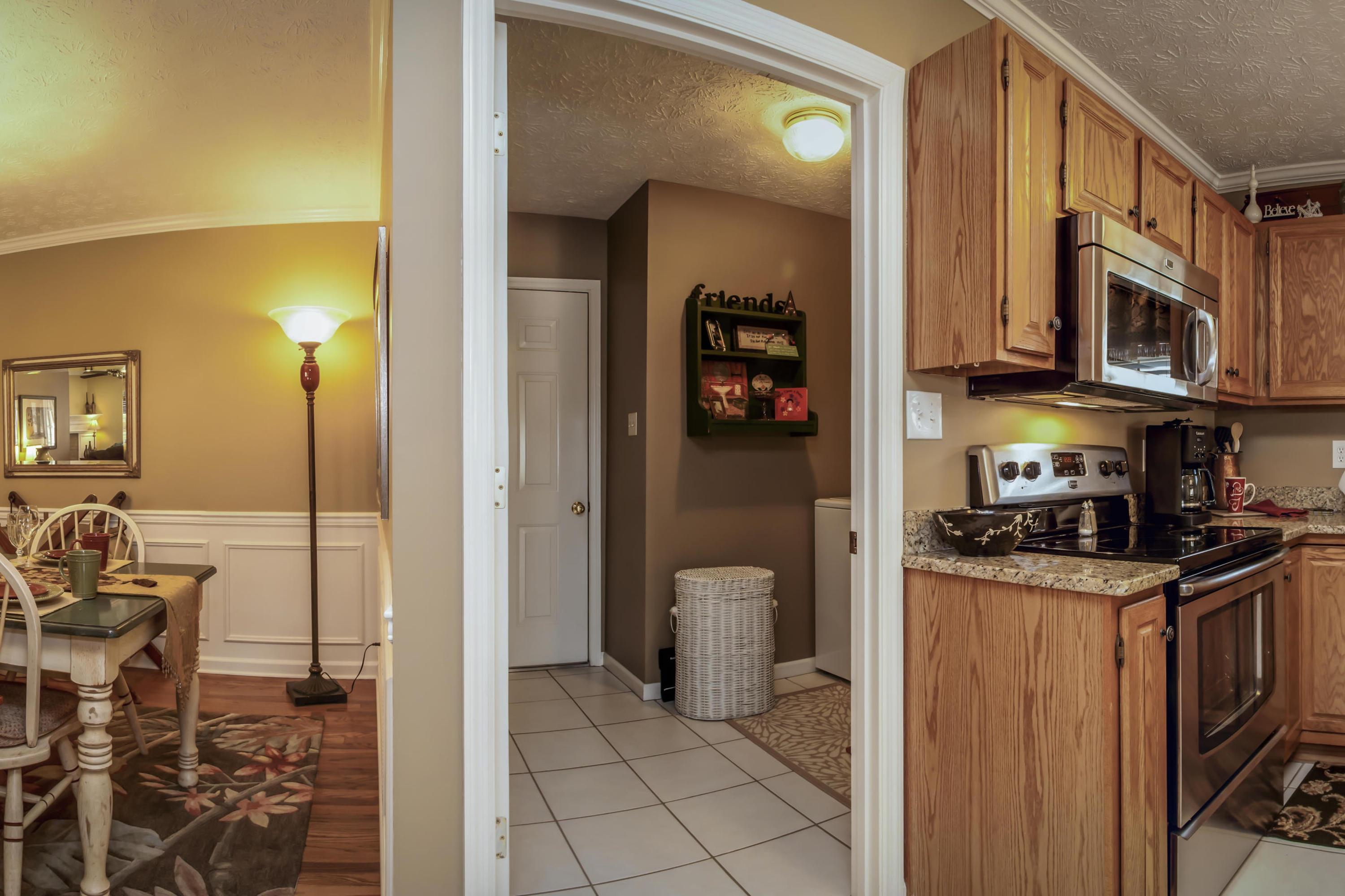 10024 Double Tree Road Knoxville, TN 37932 - Photo 13 of 32 10024 Double Tree Road-MLS_Size-014-Dini
