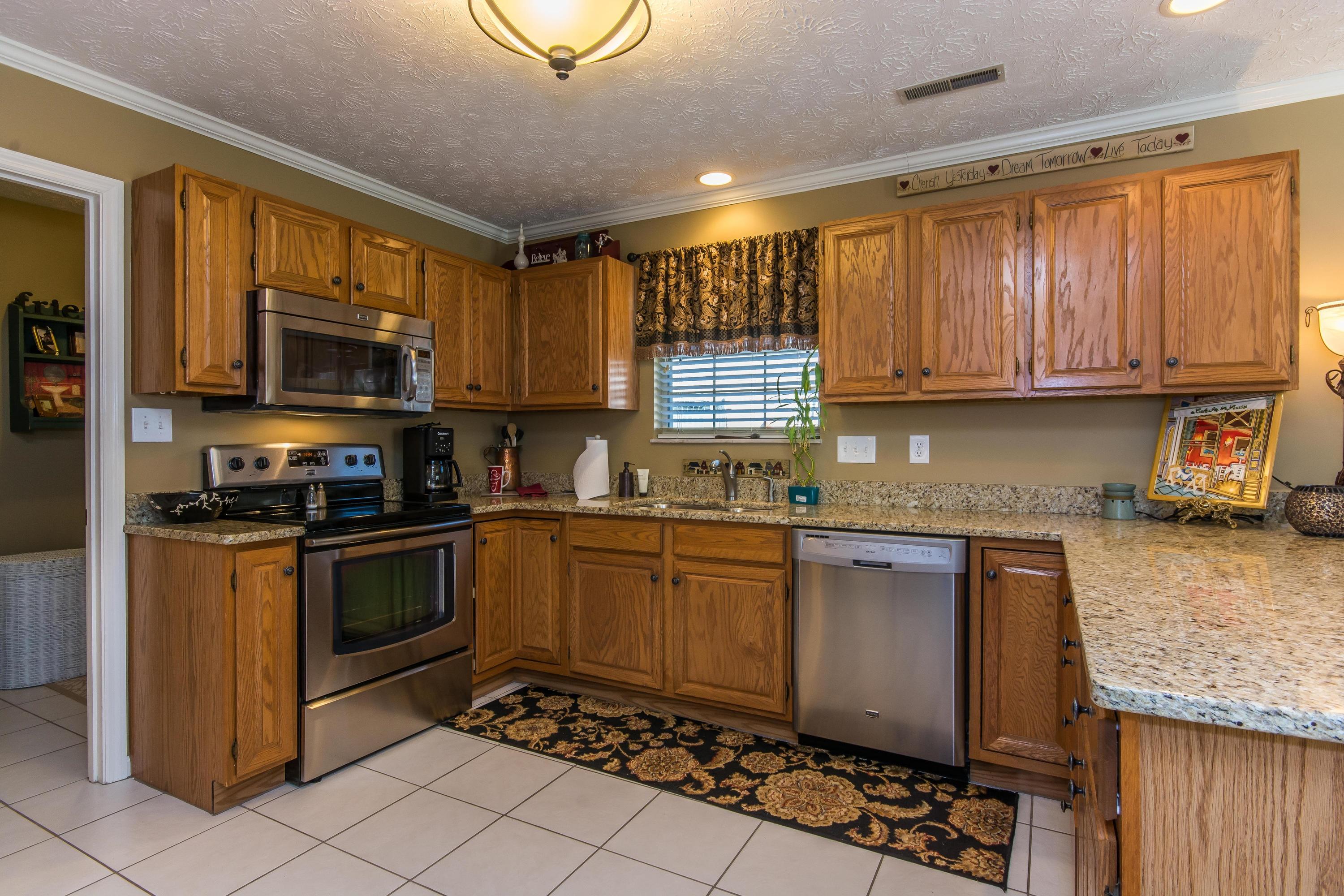 10024 Double Tree Road Knoxville, TN 37932 - Photo 14 of 32 10024 Double Tree Road-MLS_Size-015-Kitc