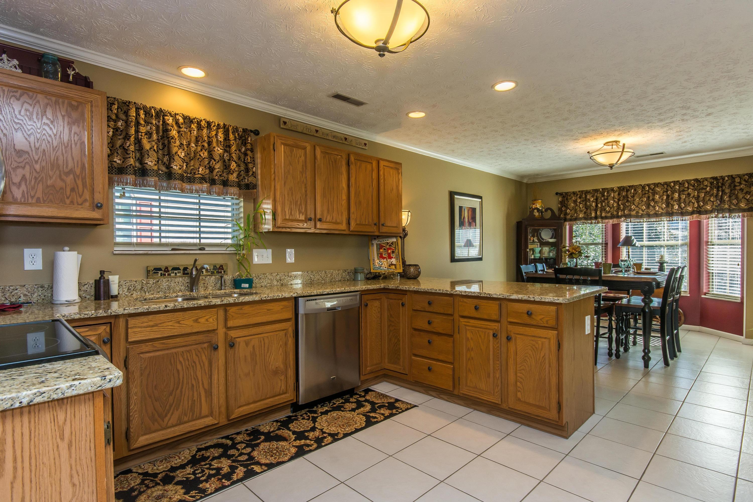 10024 Double Tree Road Knoxville, TN 37932 - Photo 16 of 32 10024 Double Tree Road-MLS_Size-017-Kitc