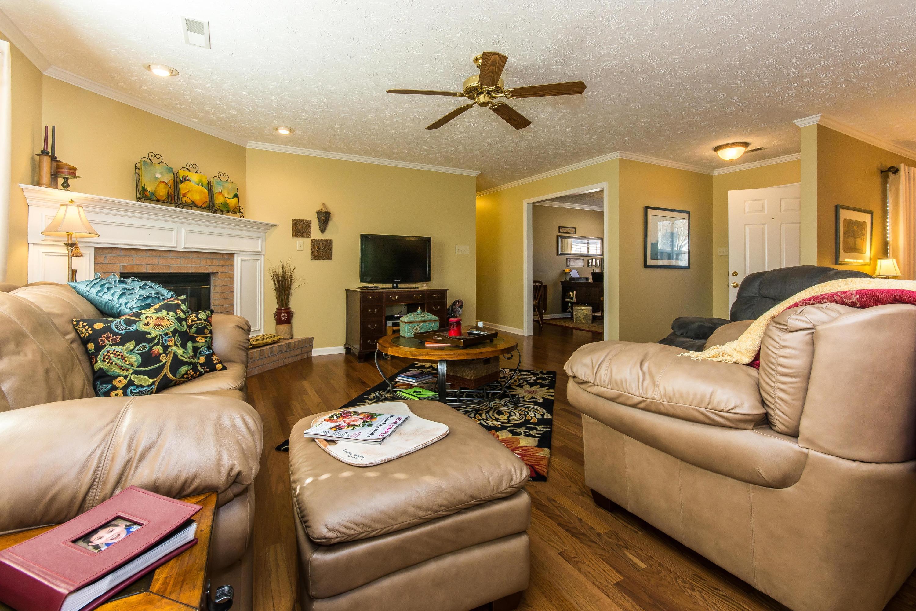 10024 Double Tree Road Knoxville, TN 37932 - Photo 8 of 32 10024 Double Tree Road-MLS_Size-008-Livi