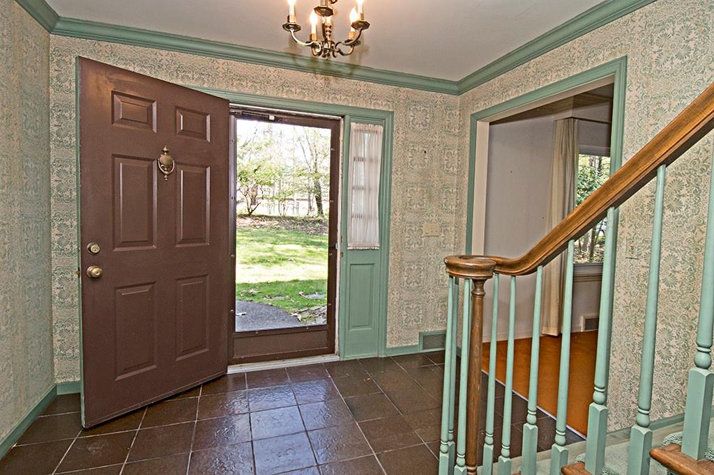 106 Tree Farm Road Pittsburgh, PA 15238 - Photo 3 of 23 Entry.