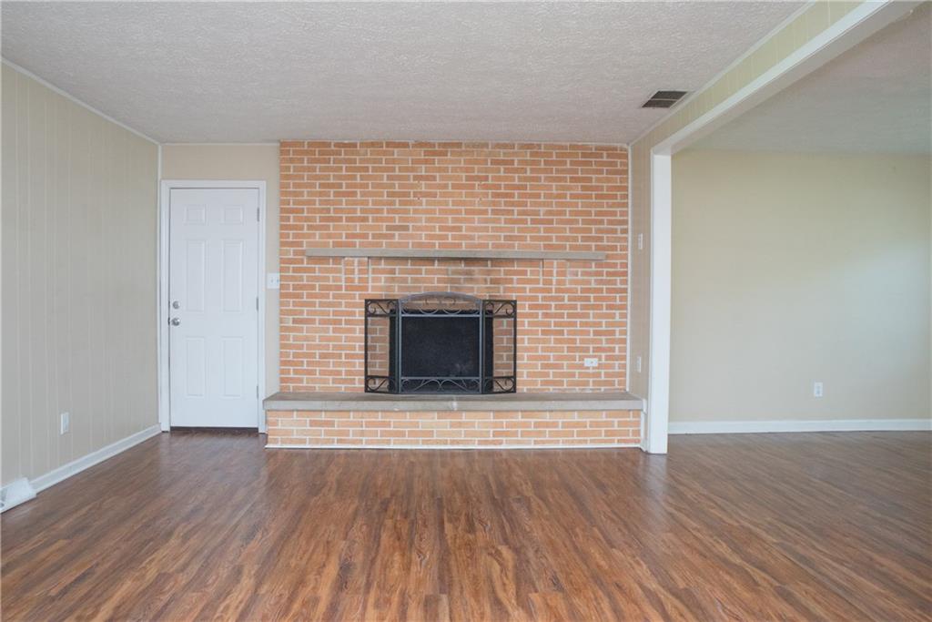 6406 Maple Lawn Road Indianapolis, IN 46241 - Photo 3 of 25