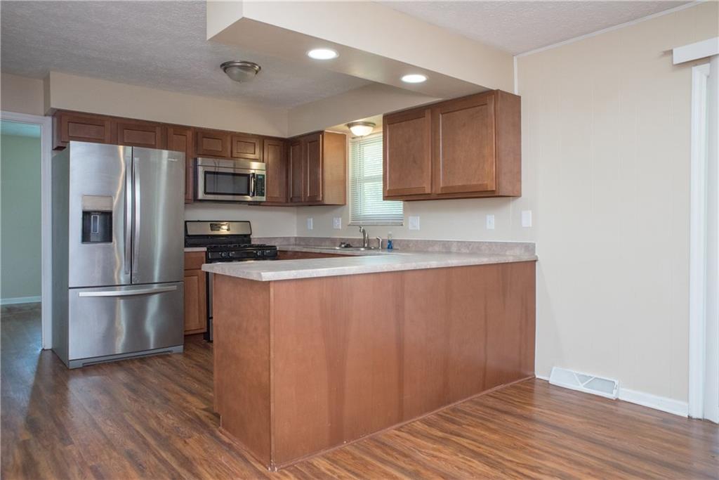6406 Maple Lawn Road Indianapolis, IN 46241 - Photo 7 of 25
