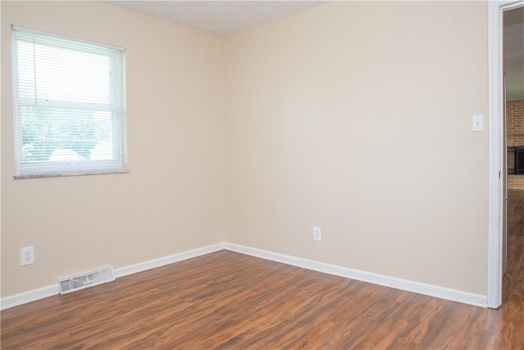 6406 Maple Lawn Road Indianapolis, IN 46241 - Photo 9 of 25