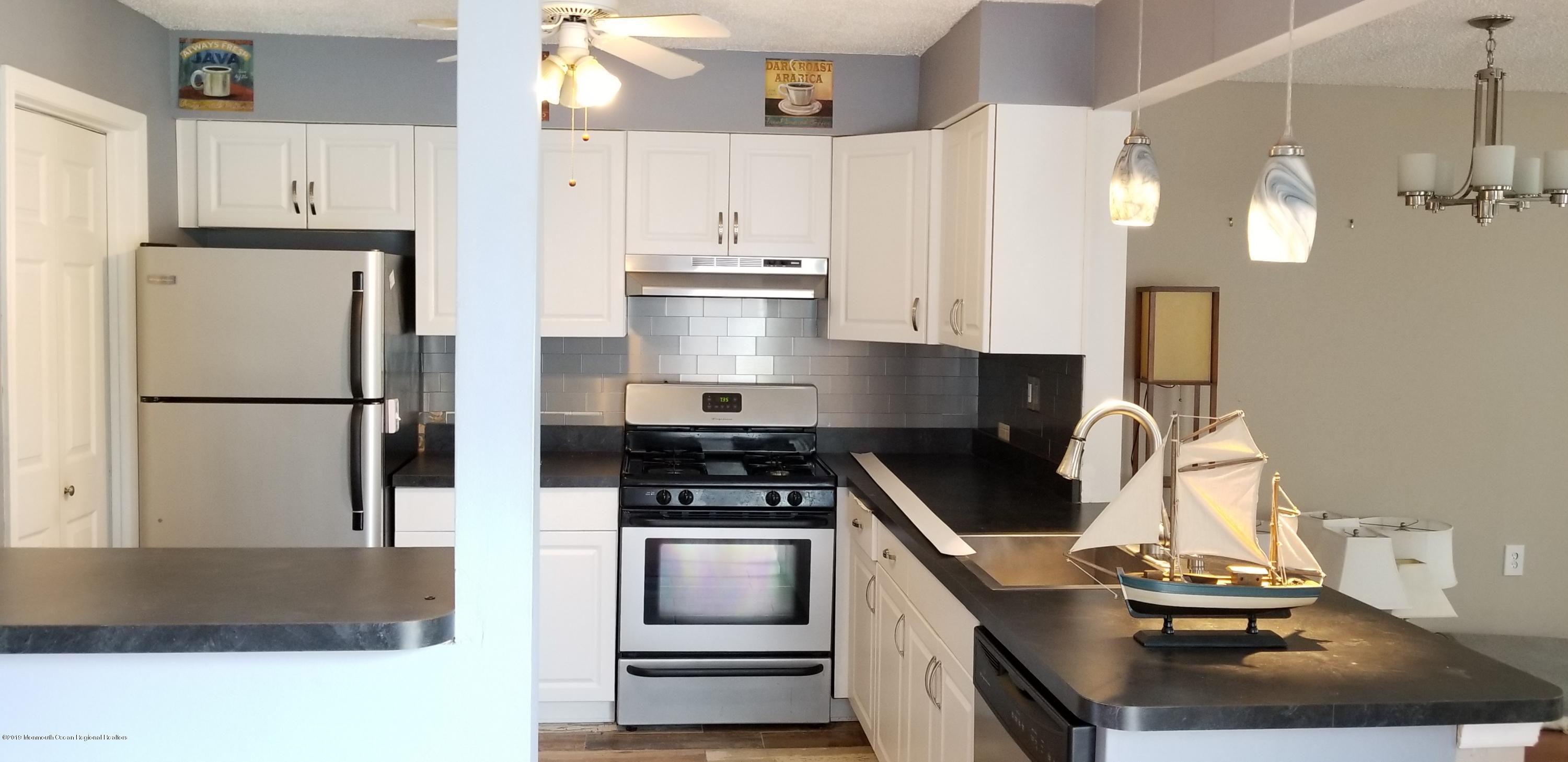 1 Sloop Square Freehold, NJ 07728 - Photo 4 of 14 20190425_145343