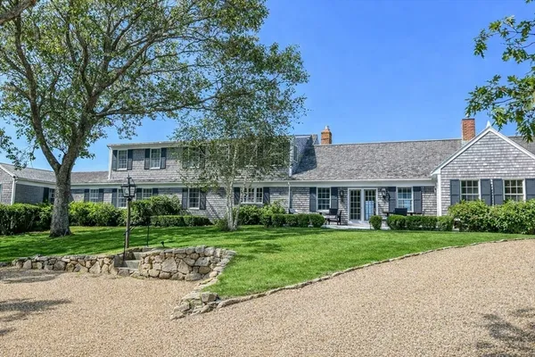 $3,995,000 | 23 Beetle Swamp Road, Edgartown, MA 02539