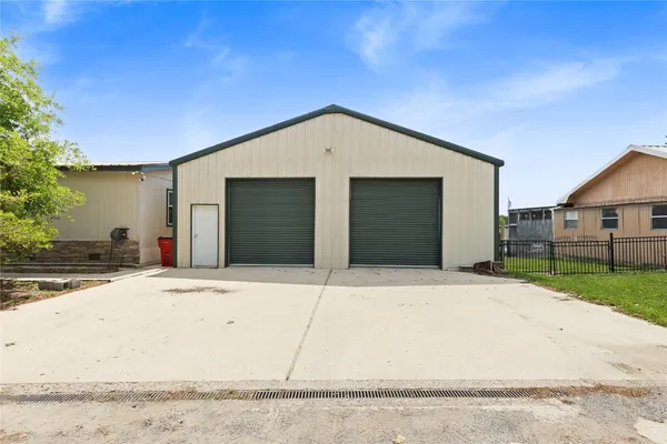 $549,900 | 174 Lake Front Drive, Trinity, TX 75862