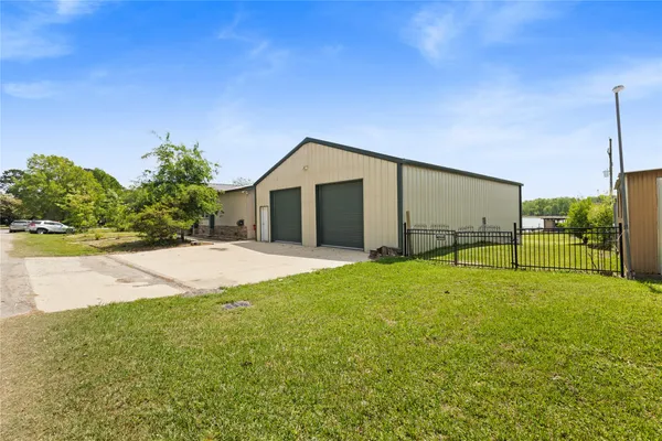 $549,900 | 174 Lake Front Drive, Trinity, TX 75862