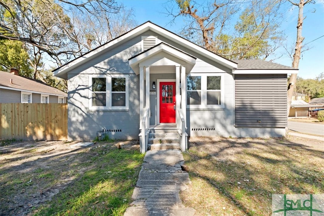 2205 Ash Street, Savannah, GA 31404 Compass