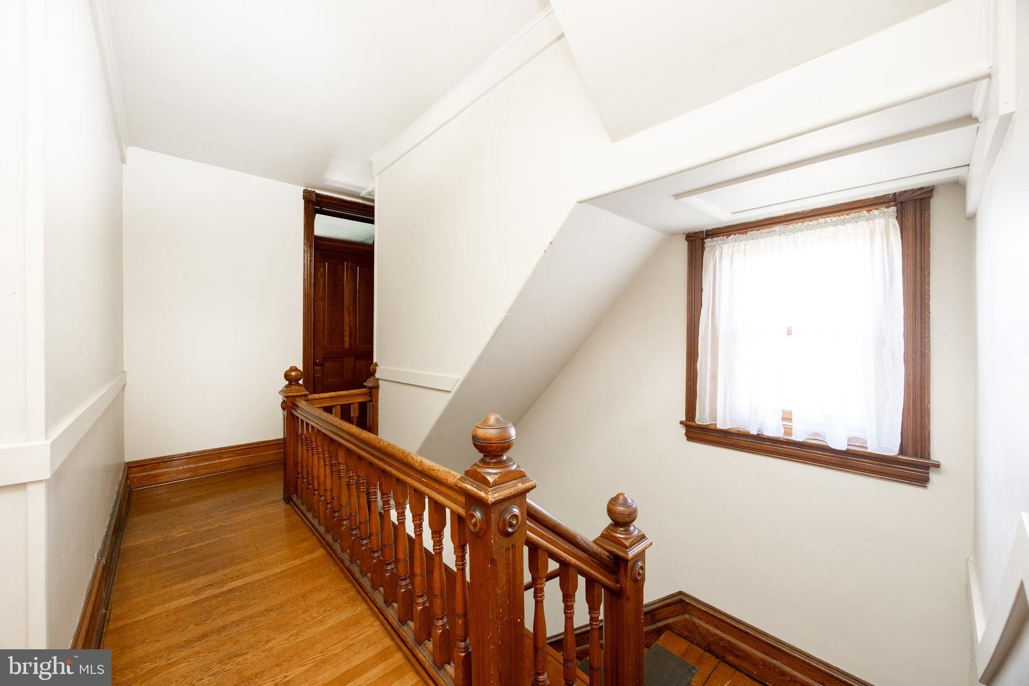 270 Broad Street Spring City, PA 19475 - Photo 15 of 31 2nd Floor Hallway