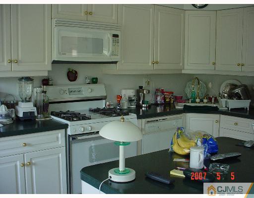 137 Salem Road North Brunswick, NJ 08902 - Photo 5 of 8