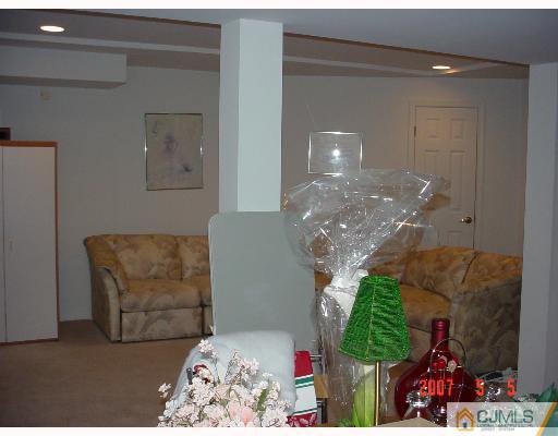 137 Salem Road North Brunswick, NJ 08902 - Photo 7 of 8