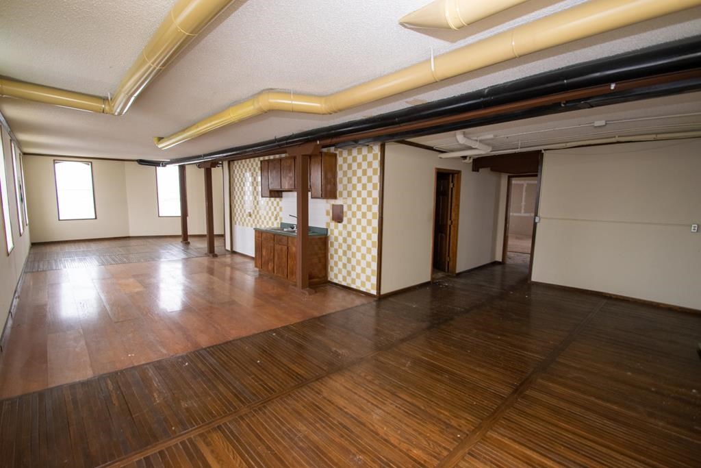 300 4th Street Algoma, WI 54201 - Photo 11 of 19