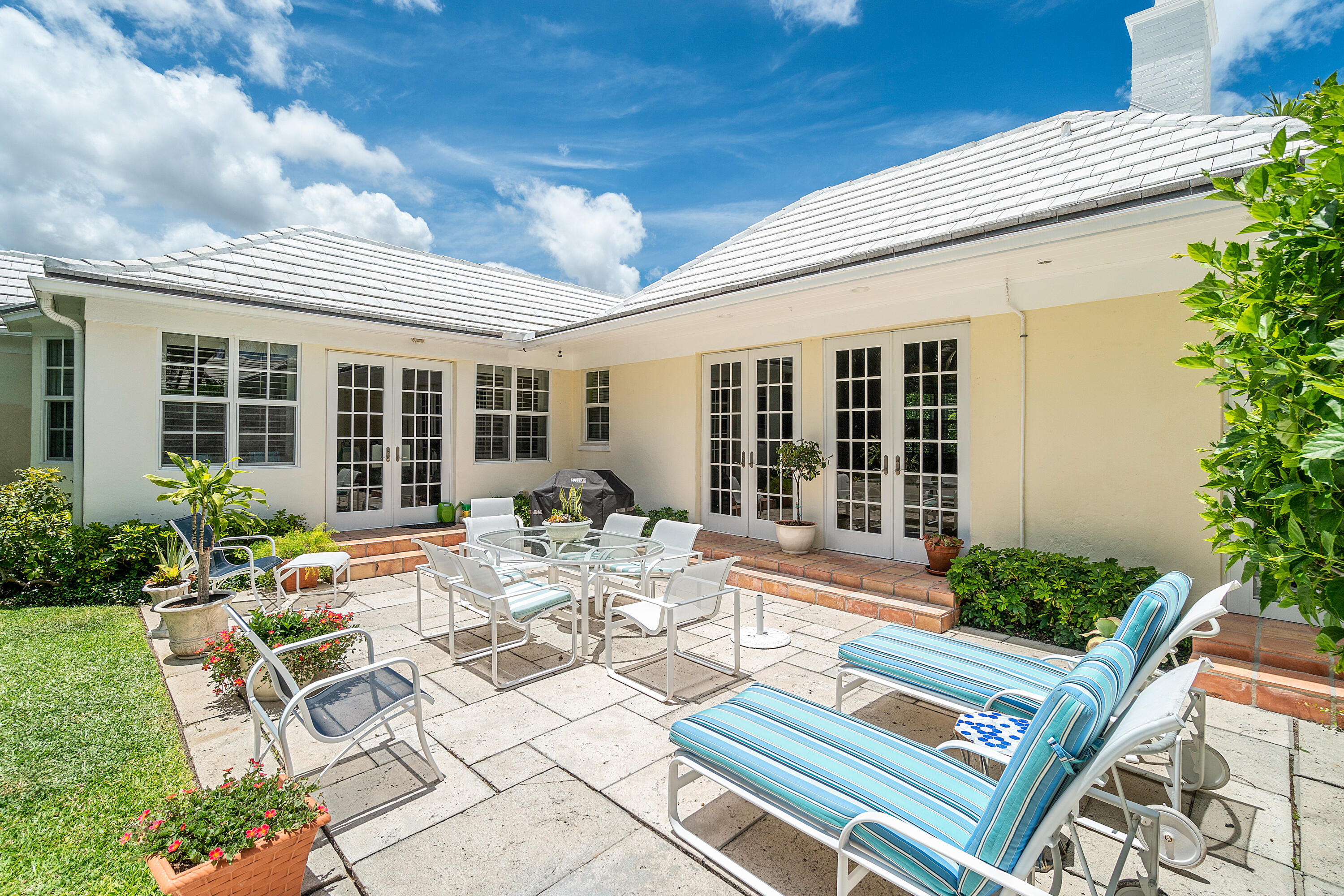 230 Plantation Road Palm Beach, FL 33480 - Photo 4 of 29 Patio
