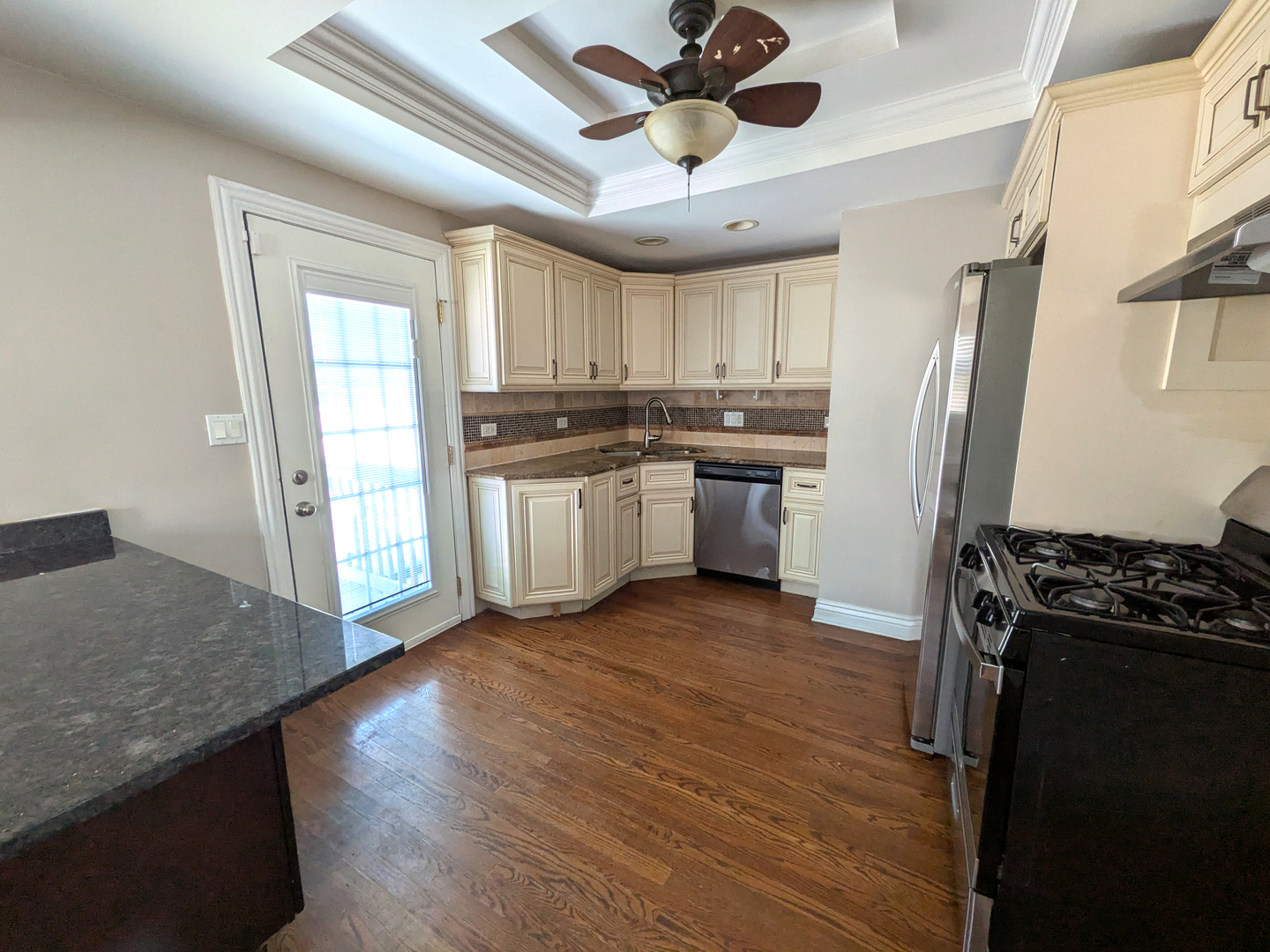 8636 Massasoit Avenue Burbank, IL 60459 - Photo 8 of 16 Gallery Image 8