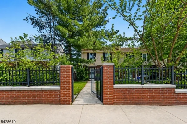 $399,000 | 550 Bergen Street, Newark, NJ 07108