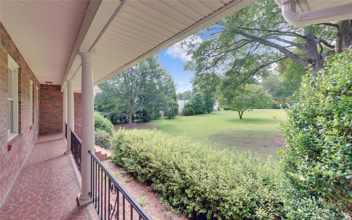 76 Rowland Road Hartwell, GA 30643 - Photo 3 of 39